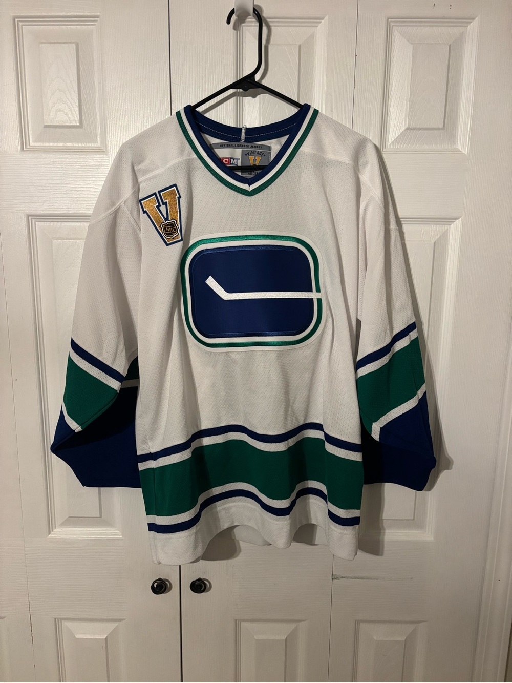Vancouver Canucks Vintage Jersey Medium